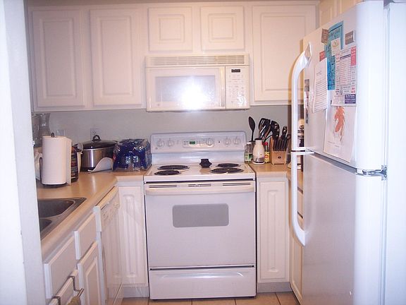 2nd image of 950 Scenic Oak Ln #950