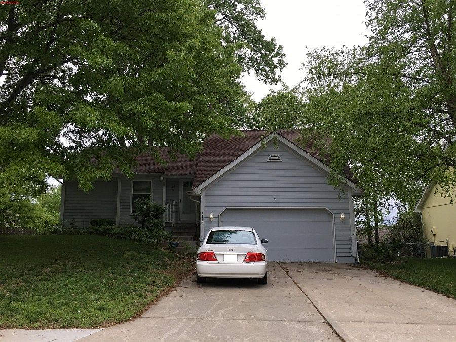1st image of 1113 NE Hendrix Dr