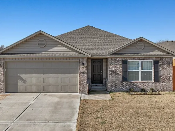 1402 S Corsac St, Siloam Springs, AR 72761