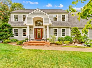 17 Wood Rd, Mashpee, MA 02649