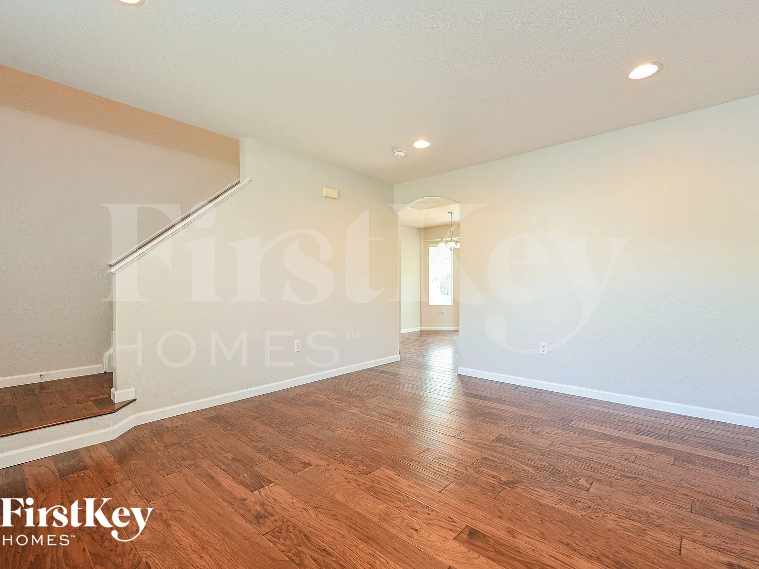 4 bed, 2.5 bath, 1945 sqft, $3,270 — Photo 2