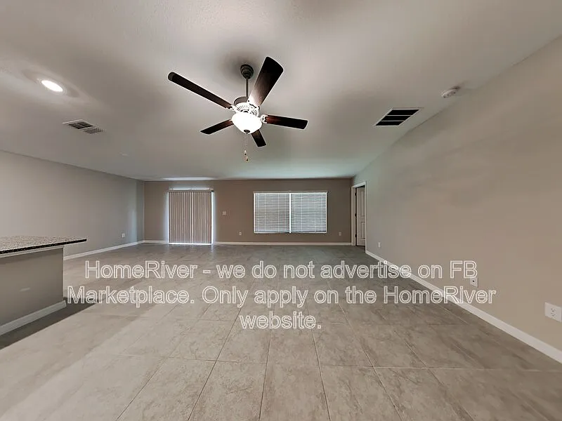 4 bed, 2.0 bath, 1936 sqft, $2,345 — Photo 2
