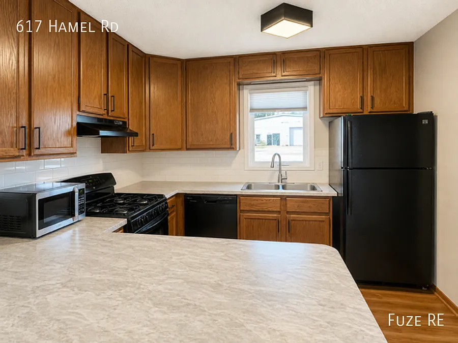 Fantastic 2bd/1.5ba Townhouse In Hamel — Photo 3