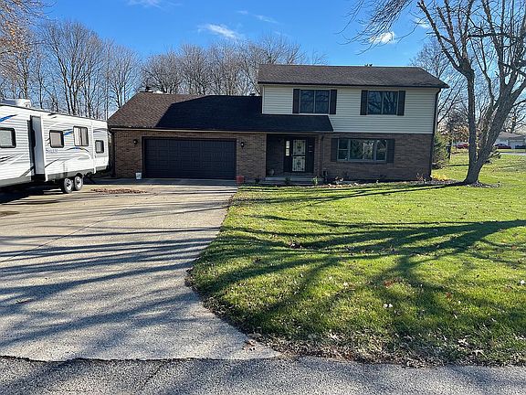 2nd image of 2 Parkwood Dr