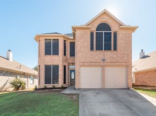 1033 Cottonbelt Dr, Saginaw, TX 76131