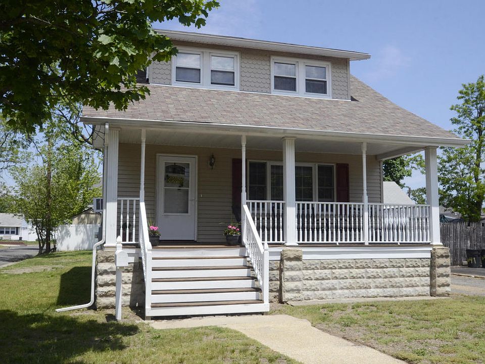 1st image of 645 Campbell Ave