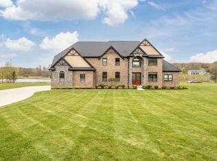 2734 Rivendell, Milford, MI 48380