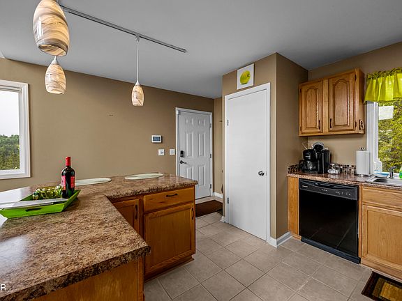 92nd image of 3829 Island View Rd