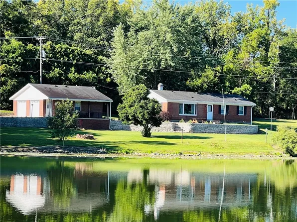 3596 North Dr, Greenville, OH 45331