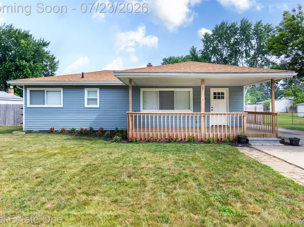 7354 N Shaker Dr, Waterford, MI 48327