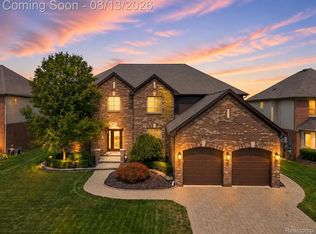 20727 Vesper Dr, Macomb, MI 48044