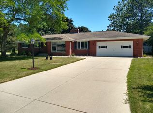 4161 S 14th St, Sheboygan, WI 53081