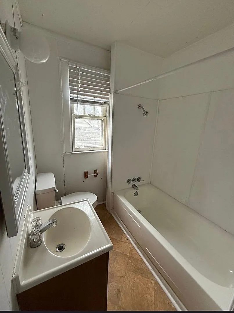 3 bed 1.5 Bath Home — Photo 3