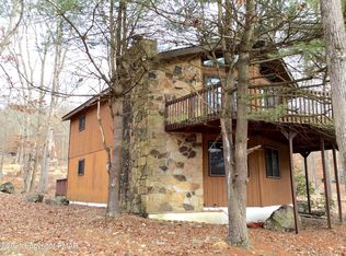 122 Dorchester Dr, Bushkill, PA 18324