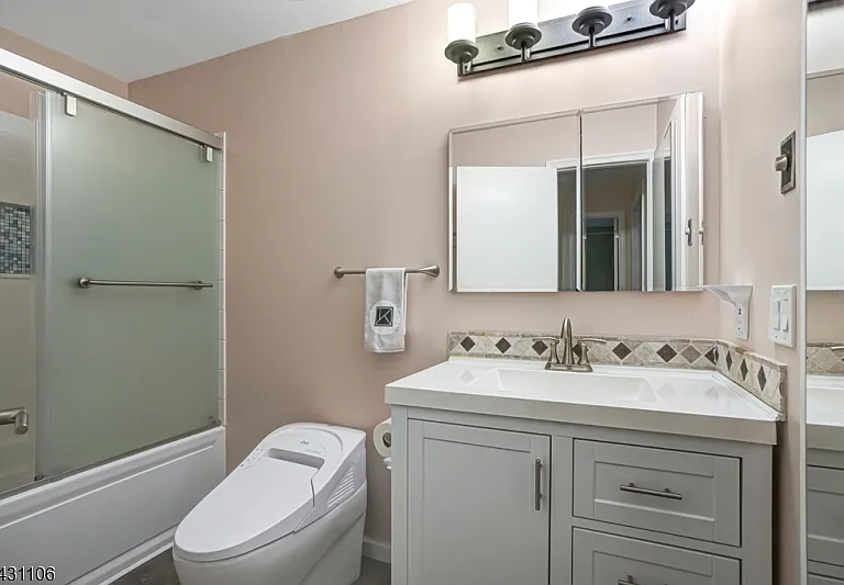 7 Sussex Ct — Photo 23
