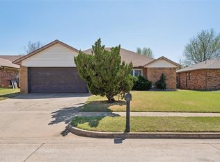 1420 Viola Dr, Yukon, OK 73099