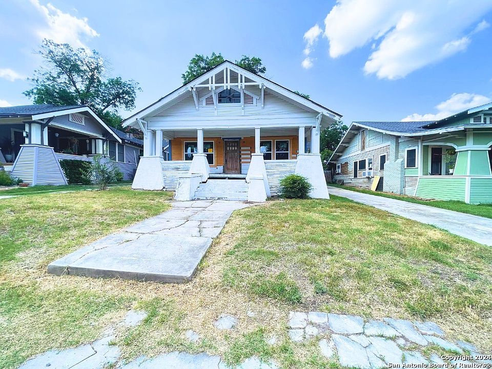 1st image of 919 W Craig Pl