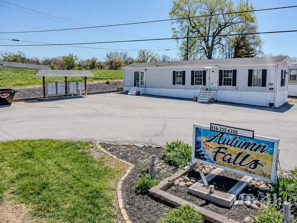 9601 E US Highway 40