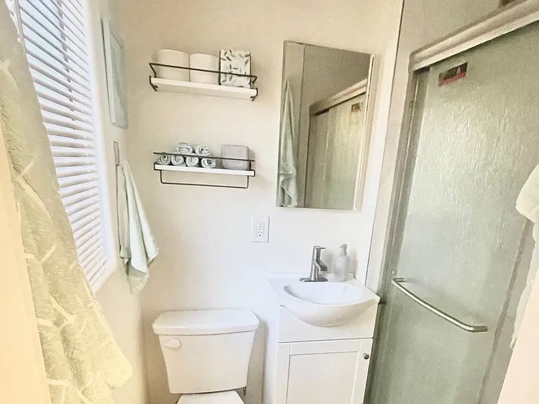 5066 Voltaire St #4 — Photo 25