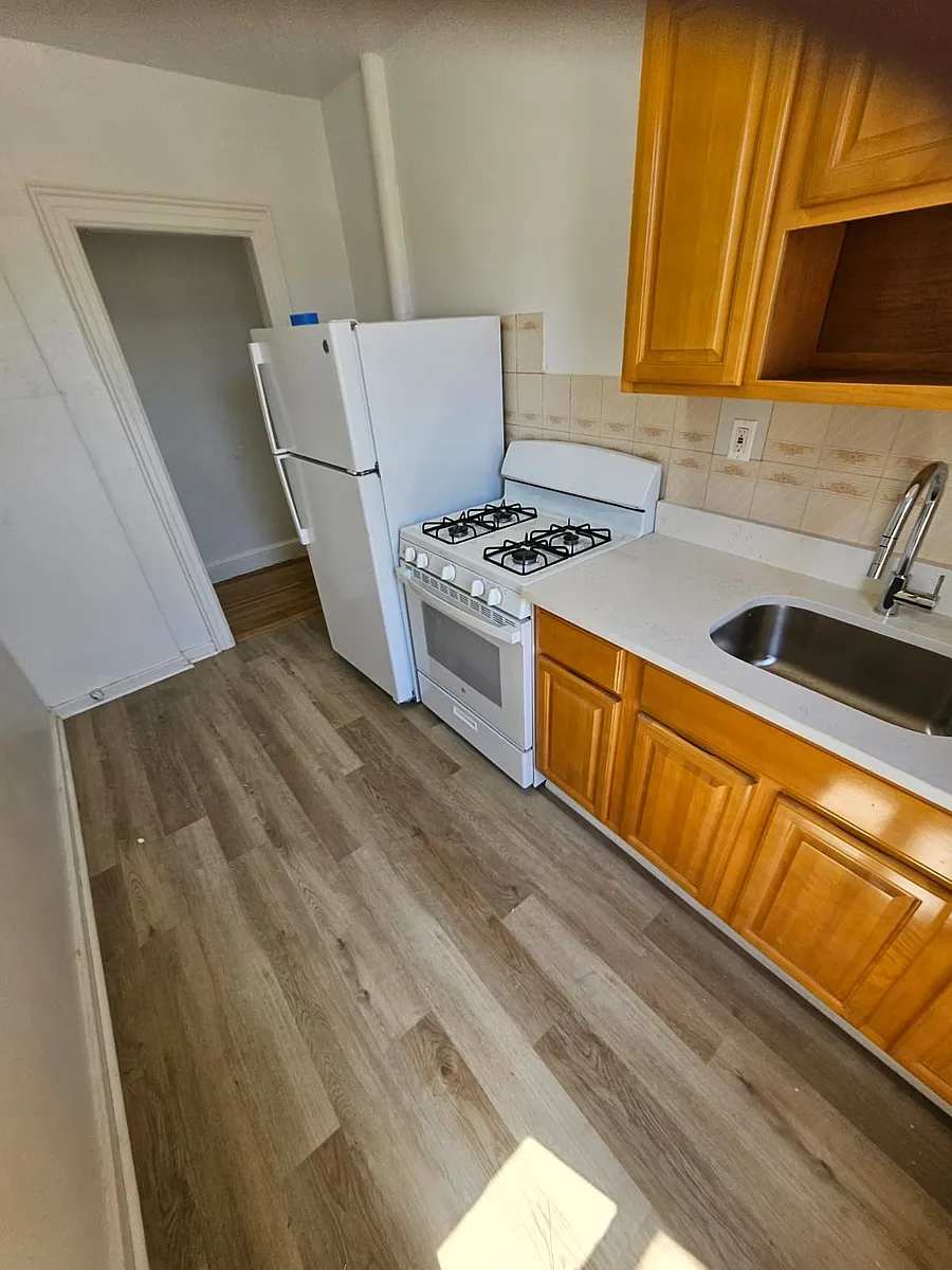Building Photo - 2108 Chatterton Ave #2D