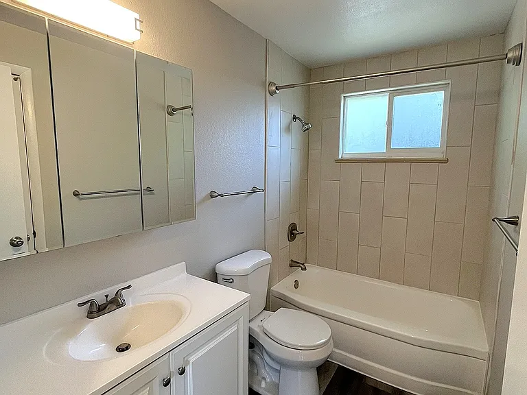 Oak North Apartments — Photo 96