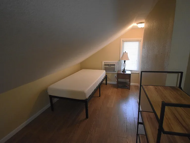 2475 Indianola Ave #2475 — Photo 15