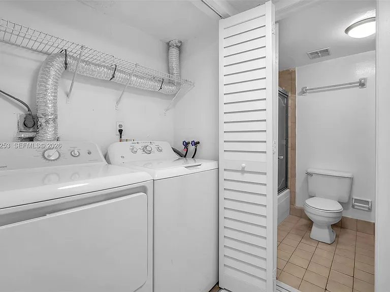 5249 NW 7th St #416 — Photo 8