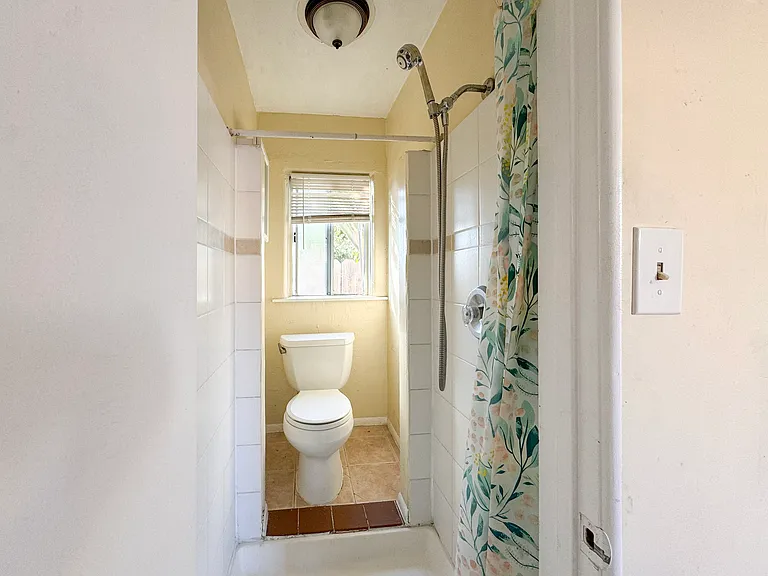 2505 J St #12 — Photo 4