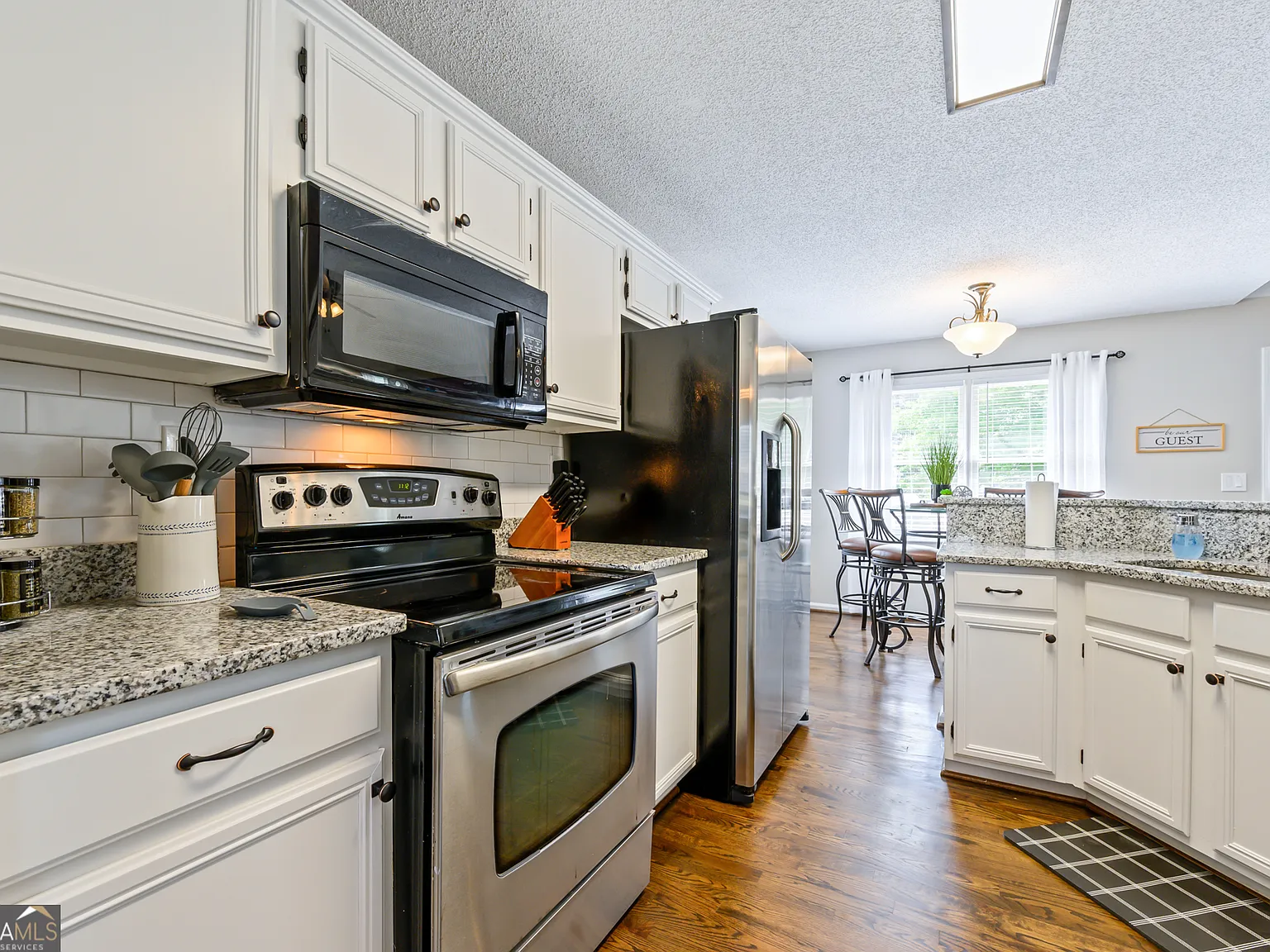 3 bed, 2.5 bath, $4,824 — Photo 3
