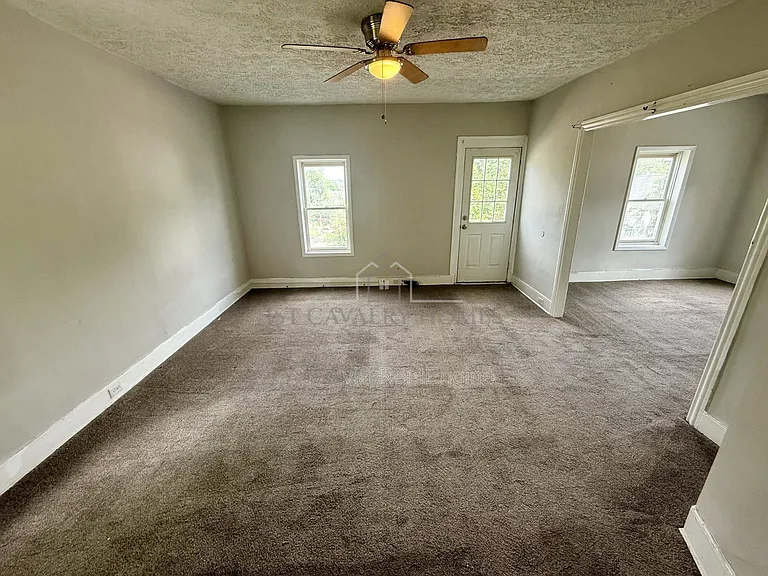 366 Buckingham St #2 — Photo 6