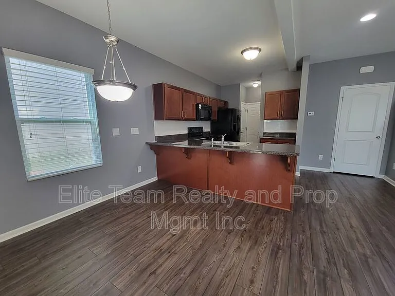 1349 Haestad Ct — Photo 2