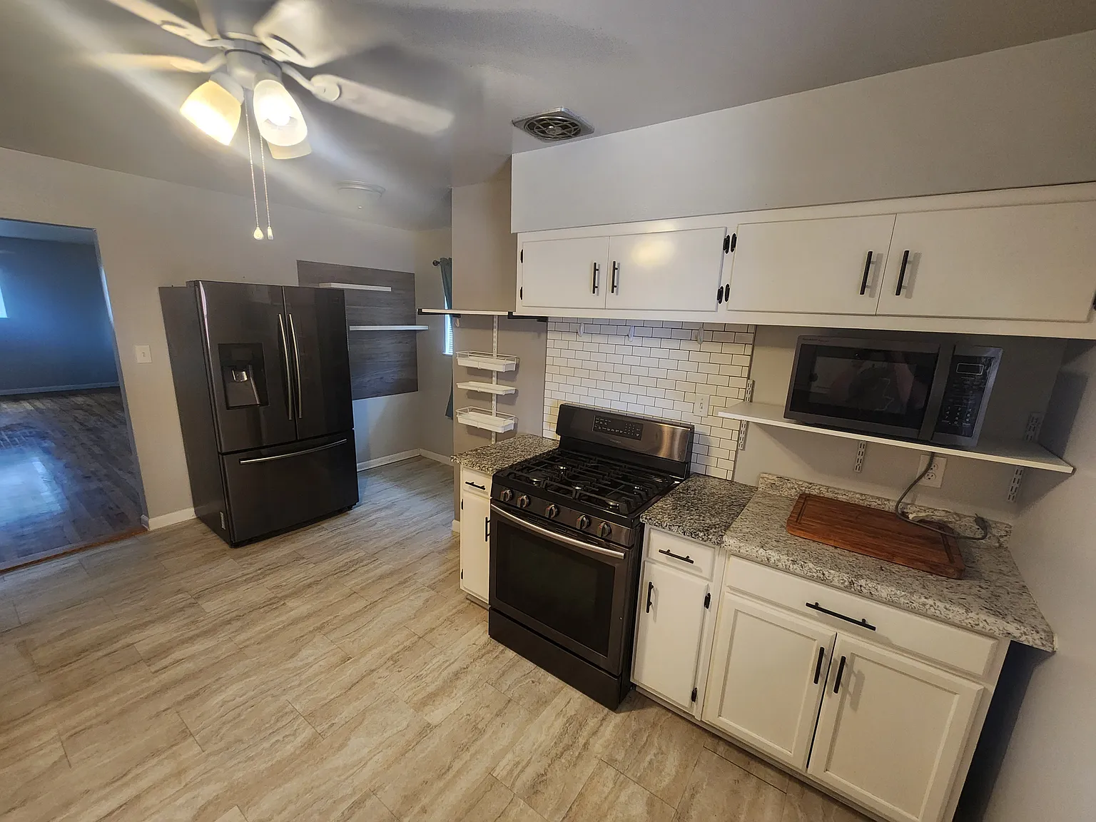 3 bed, 1345 sqft, $1,650 — Photo 4