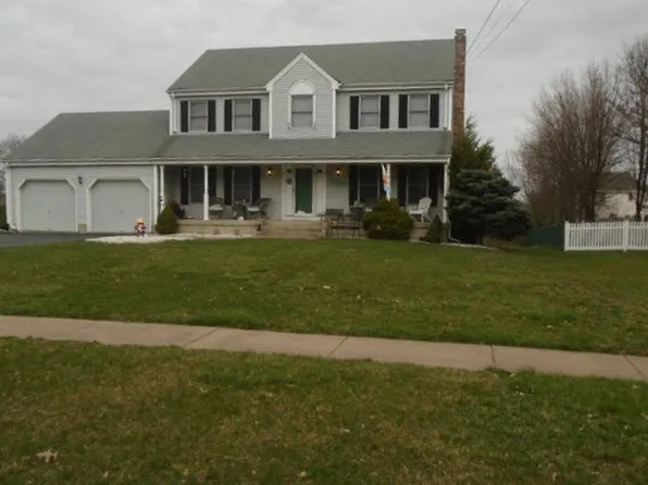 490 Goff Rd, Wethersfield, CT 06109