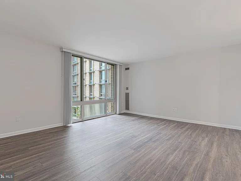 950 25th St NW #327N — Photo 9