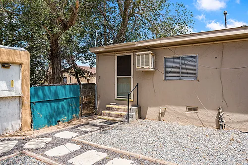 405 Utah St SE #D Photo 1