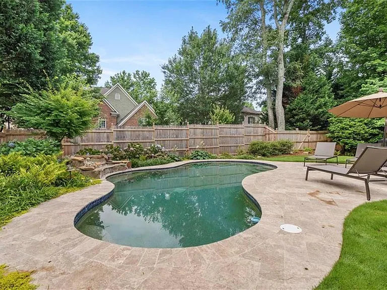 1213 Club Walk Dr NE — Photo 12