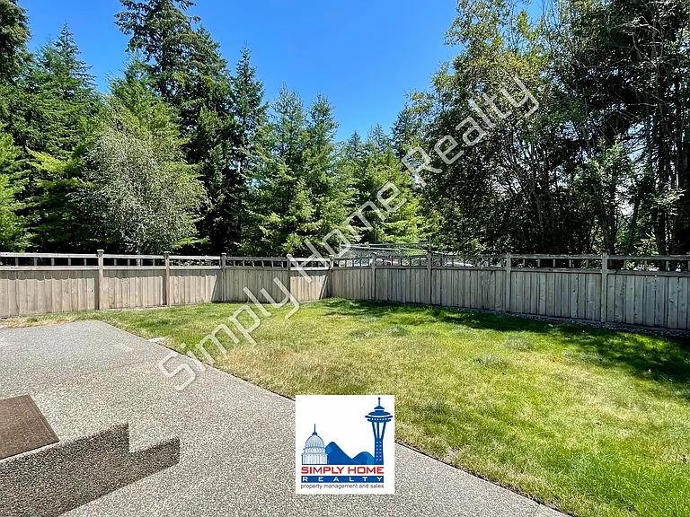 8715 Madrid St NE — Photo 2