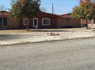 204 N Broadview St, Del Rio, TX 78840