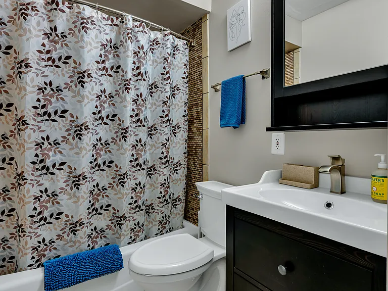 4620 Larkin St — Photo 16