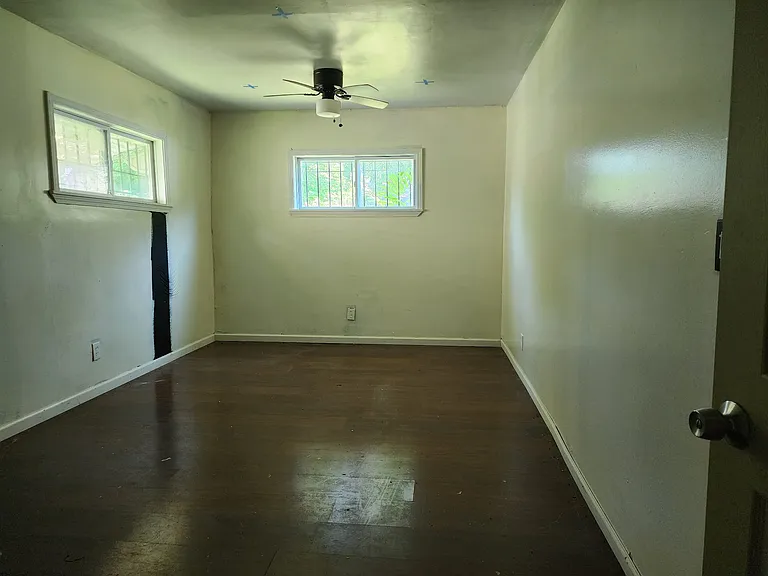 2832 Begole St — Photo 8