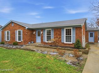 507 Grand Vista Pl, Douglass Hills, KY 40243