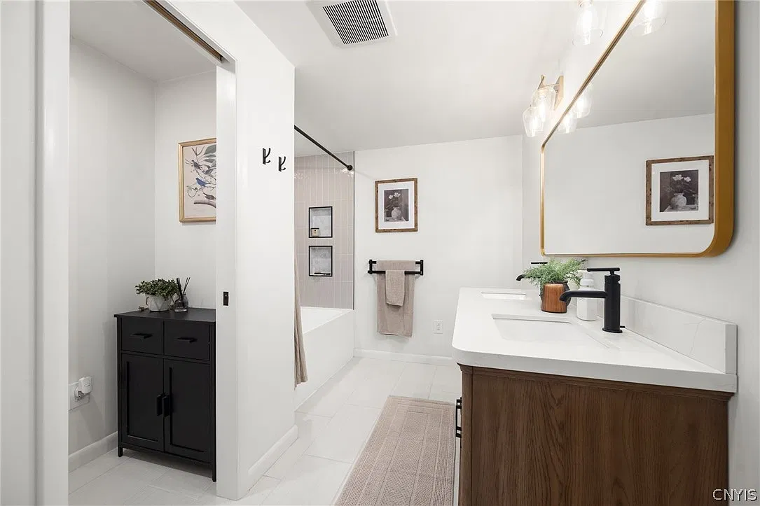 3 bed, 1368 sqft, $2,850 — Photo 4