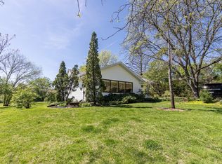 11S104 S Jackson St, Burr Ridge, IL 60527