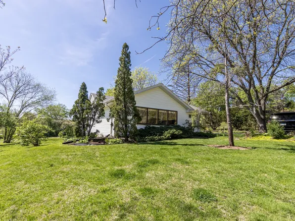 11S104 S Jackson St, Burr Ridge, IL 60527