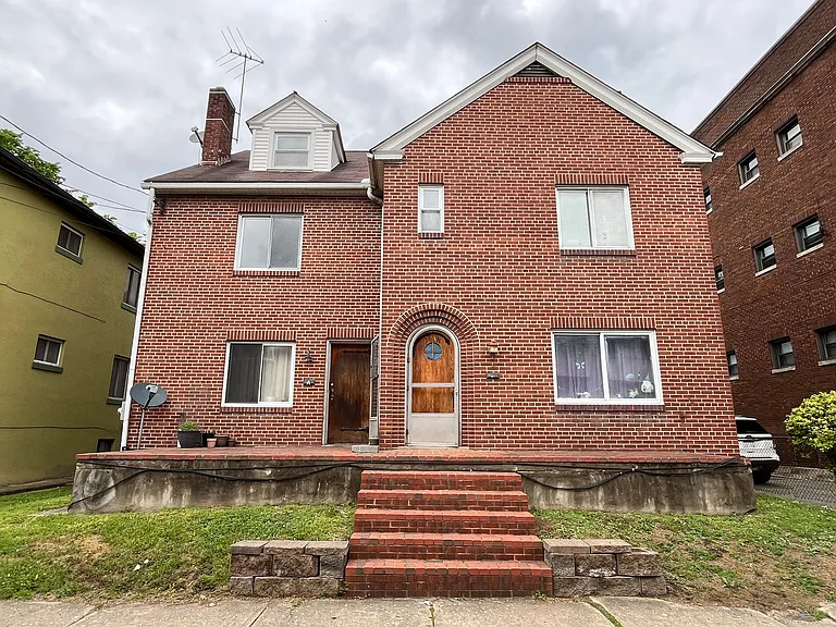 1614 Franklin Ave — Photo 1