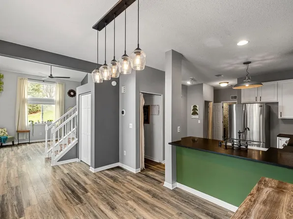 9026 Sawgrass Gln #501, Maple Grove, MN 55311