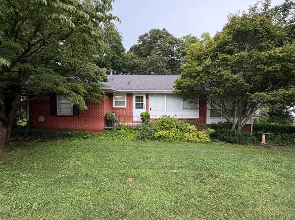 404 Cardinal St, Maryville, TN 37803
