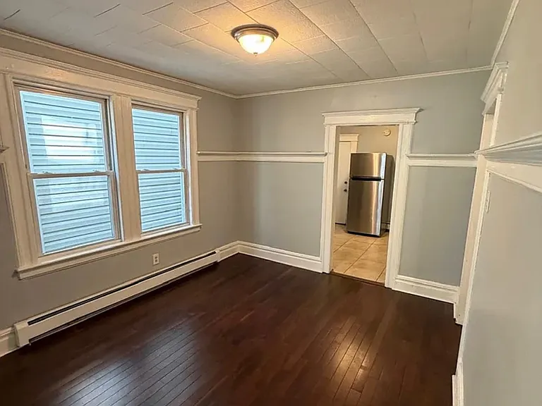 253 Amherst St #1R — Photo 8