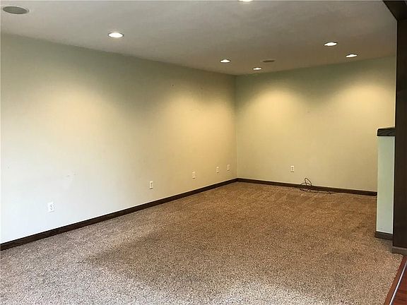 4th image of 8123 Port Haven Dr