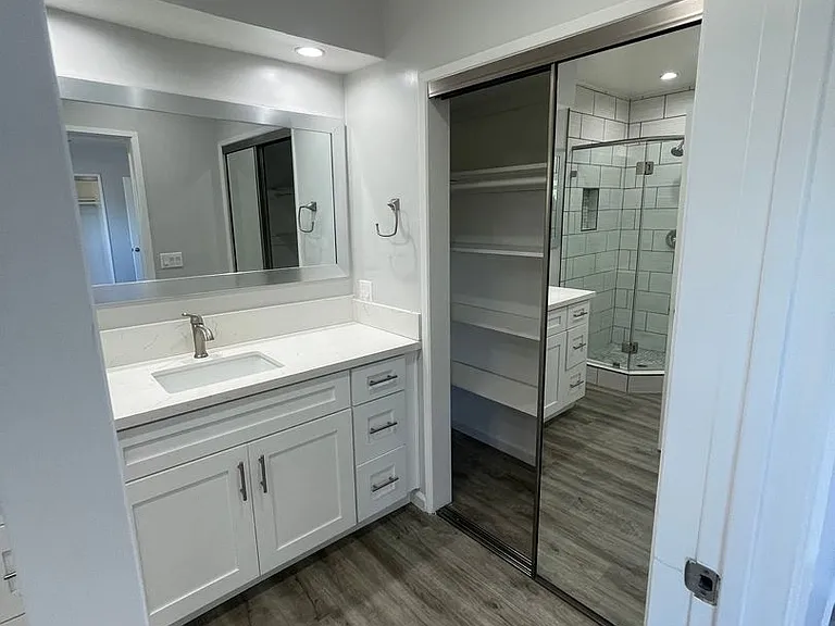 350 N Crescent Drive — Photo 10